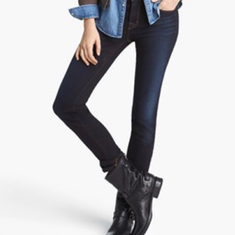 J Brand Skinny Jeans in Eminence